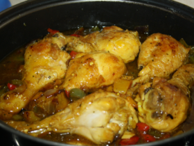 Frango ao Molho na Panela de Pressão: Sabor em Minutos 12 Frango ao Molho na Panela de Pressão: Sabor em Minutos