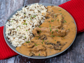 Strogonoff de Carne Clássico: O Sabor que Conquistou Gerações