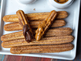 Churros Caseiros: A receita que você precisa fazer 12 Churros Caseiros: A receita que você precisa fazer