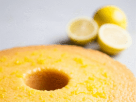Bolo de Iogurte com Limão: Receita Simples e Deliciosa 6 Bolo de Iogurte com Limão: Receita Simples e Deliciosa