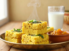 Dhokla: O Pãozinho Esponjoso e Saudável de Gujarat 33 Dhokla: O Pãozinho Esponjoso e Saudável de Gujarat
