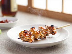 Yakitori Clássico: Espetinhos Japoneses de Frango Grelhado